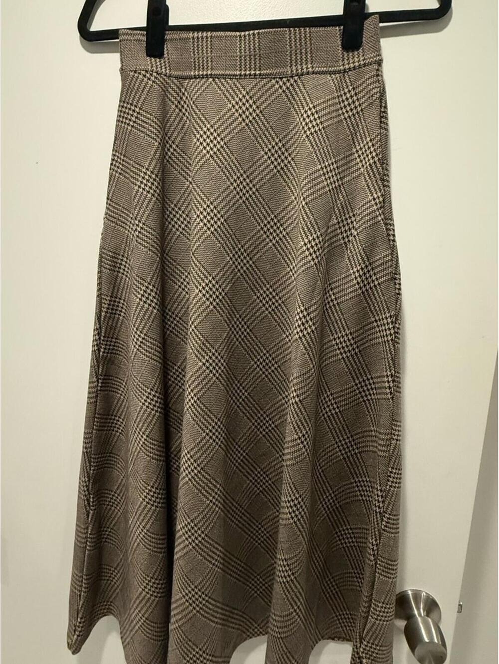 Halara High Waisted Pocket Houndstooth Plaid Flare Midi Casual Skirt - Picture 4 of 7